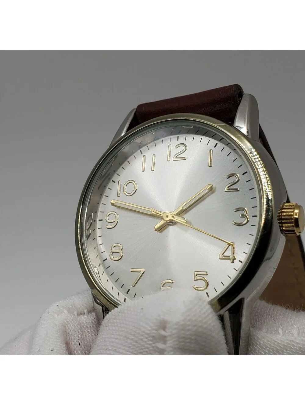 Unbranded Quartz Womens Watch 33mm Silver Tone Brown Leather Band New Battery
